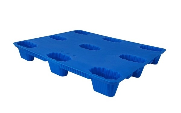 blow molding plastic pallets